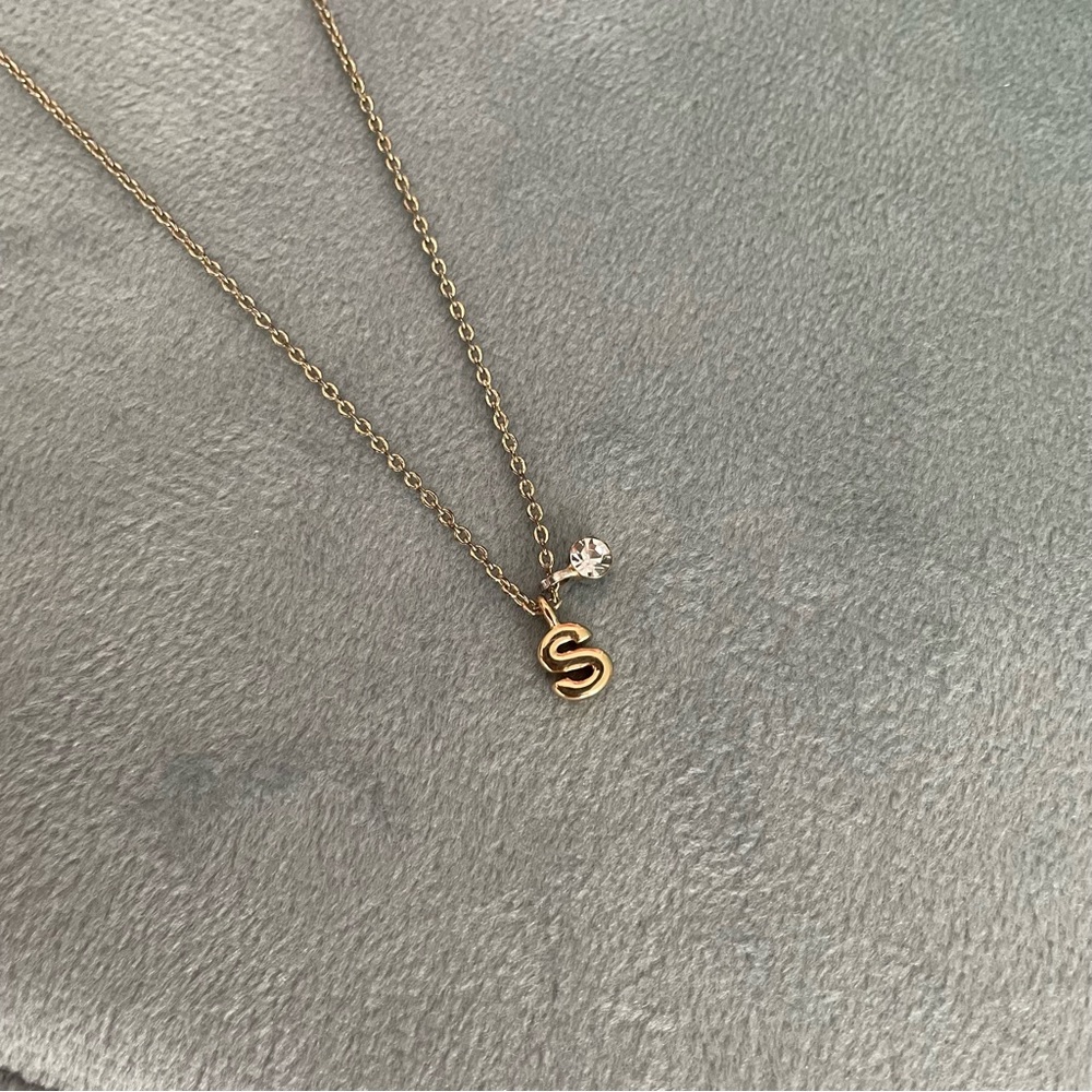 Banana Republic Gold Initial 'S' Necklace with Crystal Pendant FLAW